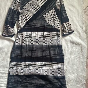 Papillon Blanc Black and White Sheath Dress with Cuffed Sleeves